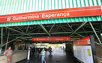 Estação de Metrô Guilhermina-Esperança - Linha 3 Vermelha